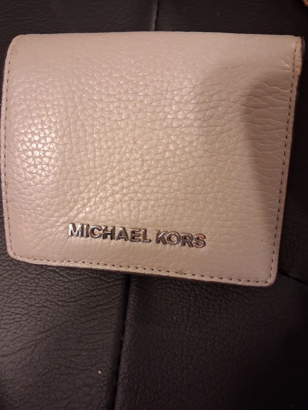 Michael Kors Beige Pebbled Leather Bifold Wallet with Silver Logo